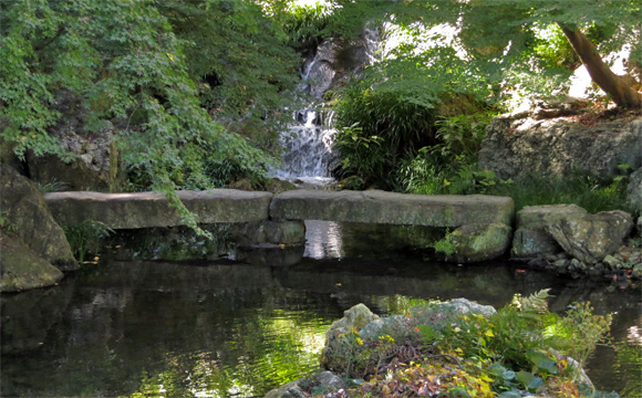 浜松城公園日本庭園・滑滝