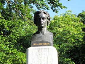 ベートーベンの像