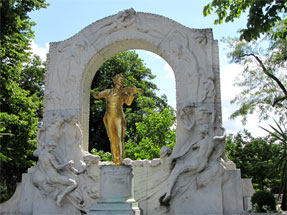 ウィーン市立公園・ヨハン・シュトラウス２世像