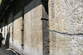 聖カタリーナの小径・墓石