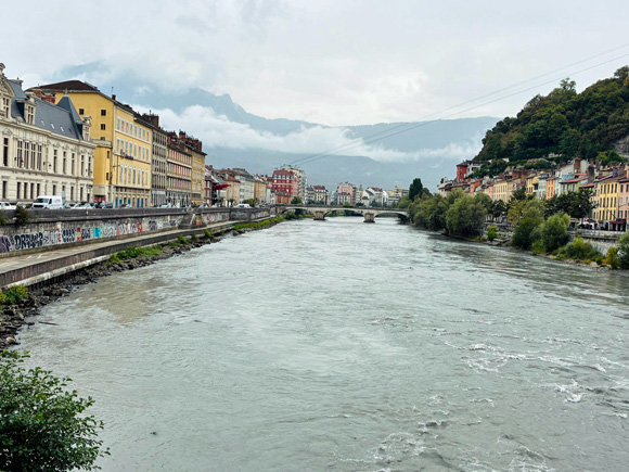 �C�[�[����