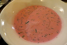 ビーツ（赤カブ）の冷製スープ