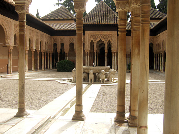 アルハンブラ宮殿・ライオンの中庭