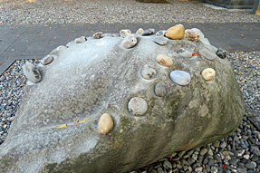 24番札所 最御崎寺「鐘石」
