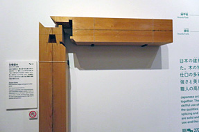 ���{���z