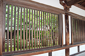 法隆寺・廻廊の連子窓
