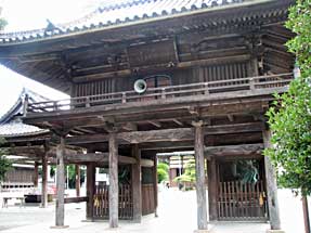 豊川稲荷・山門