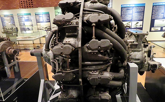 ハ１０７」エンジン　複列星型１８気筒