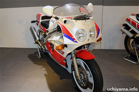 }n  FZR750R(OW01)