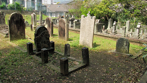 坂本国際墓地