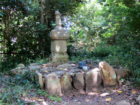 池禅尼の供養塔