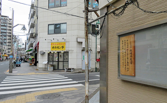 �������h