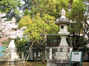聖徳寺灯籠