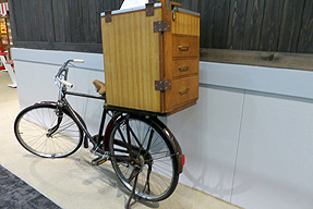 紙芝居屋さんの自転車