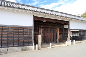 大石邸長屋門