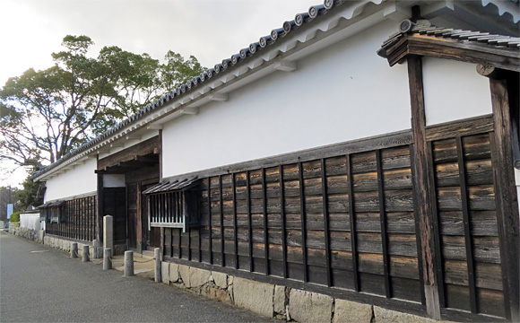 大石邸長屋門