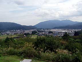 石田三成陣跡から決戦地方面を見る
