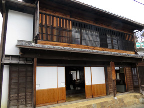 川坂屋