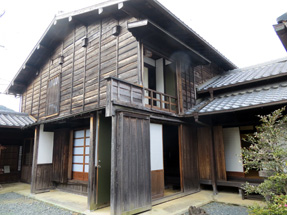 川坂屋