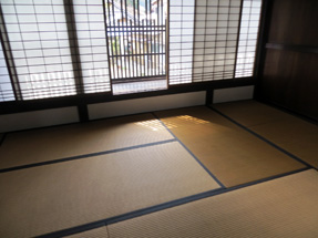 川坂屋・2階