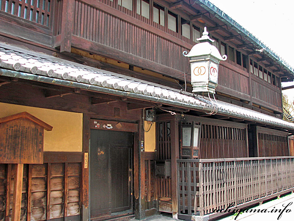 輪違屋