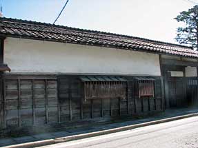 旧鈴木屋敷長屋門附塀