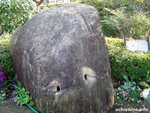 残された石材