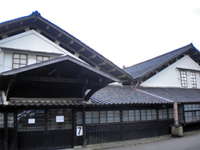 山居倉庫
