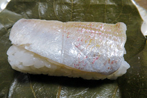 柿の葉すし・鯛