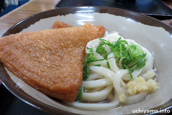 山内うどん・ひやあつ+油揚げ
